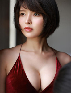 真琦航-男人亲吻女人视频